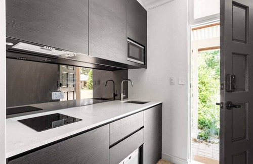 Margaret River House | ChambrxE9 Estate Suite 5 - experience elegant luxury
