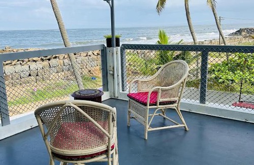 Vypin Bed & Breakfast | Chameleon Beach Resort, Cherai