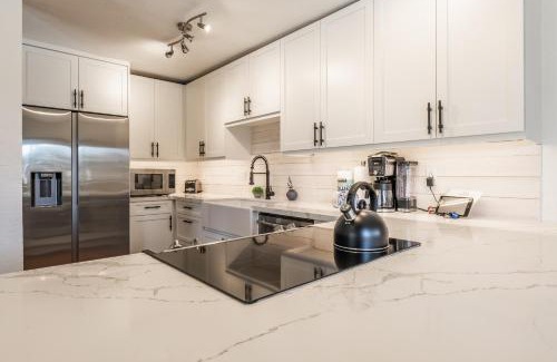 Mammoth Lakes House | Chamonix 24 is a 2bed plus loft 3 bath Upgraded Canyon Ldge Nearly Ski in Ski Out Sleeps 8