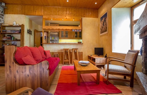 Chamonix City Centre Apartment | Chamonix centre 2BR - Fireplace, stone walls, balcony with View of Mont Blanc