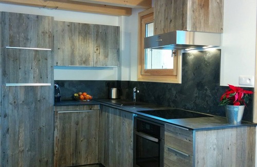Les Houches Ski Chalet | Chamonix Valley recent, cosy Granit chalet
