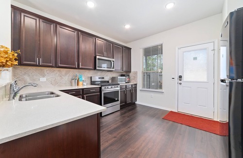 Houston House | CHAMP - Luxury Corp Housing