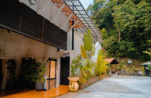Hulu Langat Bed & Breakfast | Champaca Villa - Hulu Langat
