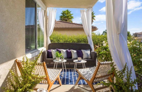 Winchester House | Champagne and Sunshine - Home with Pool & Jacuzzi