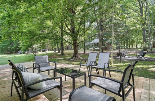 South Haven House | Champagne Cottage - Cottage Retreat w/Lake Michigan Access!