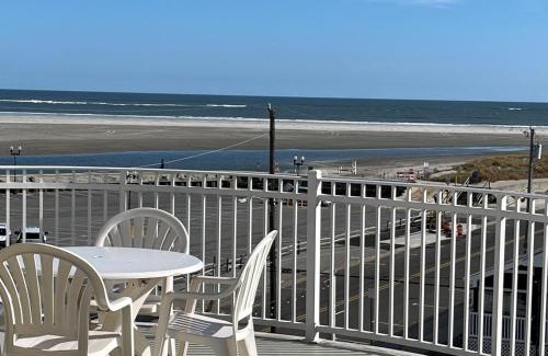 North Wildwood Apartment | Champagne Island Resort Unit 305