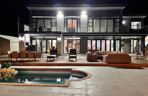 Cathkin Park Villa | Champagne Manor