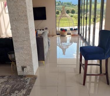 Cathkin Park Villa | Champagne Manor