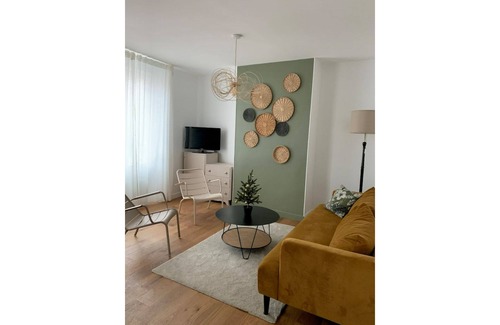 Barbatre Apartment | Champagne! Spacious apartment