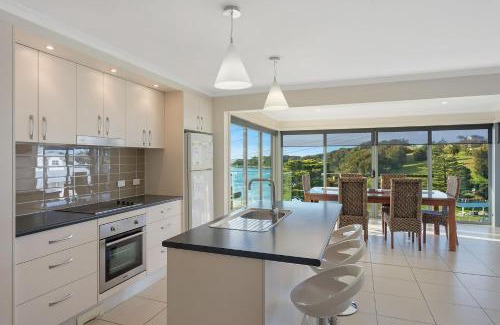Narooma House | Champagne Views