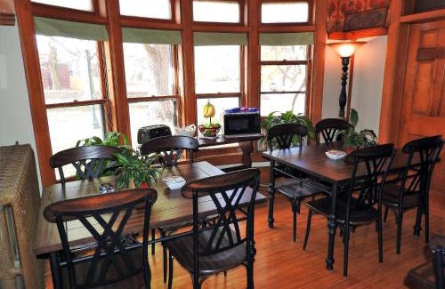 Champaign Bed & Breakfast | Champaign Garden Inn