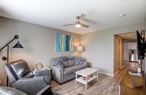 Hamilton House | ChampionHill - Pick & Roll into Spooky Nook 2BD Townhome with Off Street Parking