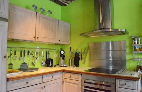 Champlon House | Champlon Villa near Forest