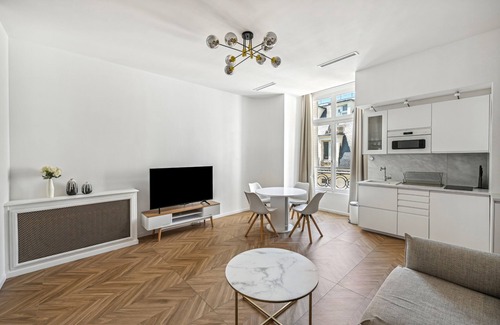 Champs-Elysees Apartment | Champs-Elysées cosy apartment (Mobility lease)