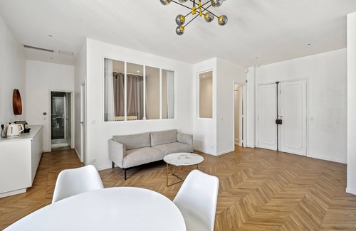 Champs-Elysees Apartment | Champs-Elysées cosy apartment (Mobility lease)