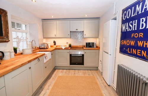 Castleton Cottage | Chandler House