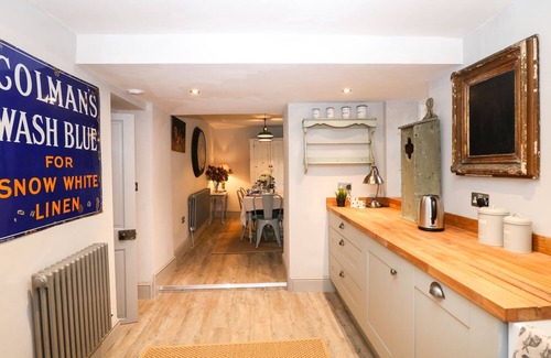 Castleton Cottage | Chandler House