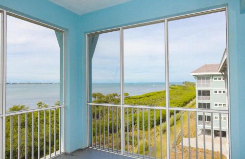 Whitney Beach House | Changes in Latitude 403