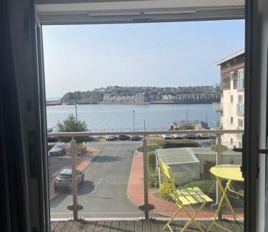 Barry Apartment | Channel View Apartment Barry Waterfront