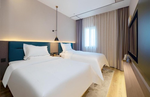 Baiyun Hotel | Chaoman Hotel -Guangzhou Shijing City Plaza Xiaoping Subway Station