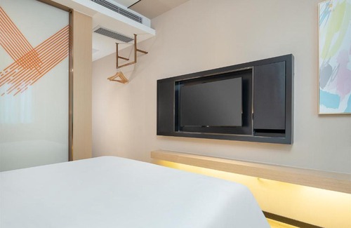 Baiyun Hotel | Chaoman Hotel -Guangzhou Shijing City Plaza Xiaoping Subway Station