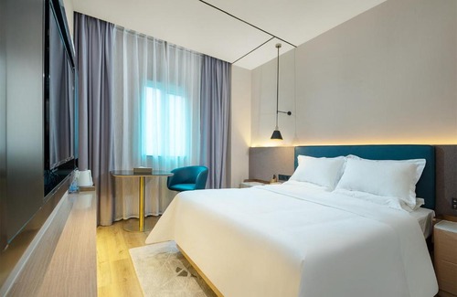Baiyun Hotel | Chaoman Hotel -Guangzhou Shijing City Plaza Xiaoping Subway Station