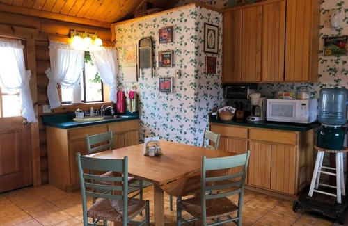Prescott Cottage | Chaparral & Country Garden Suite - Prescott Cabin Rentals