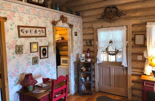 Prescott Cottage | Chaparral & Country Garden Suite - Prescott Cabin Rentals