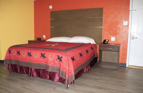 Hallettsville Hotel | Chaparral Motel Hallettsville