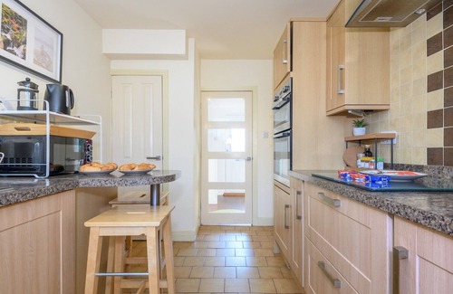 Roundhay House | Chapel Allerton Family Bliss - Near Roundhay Park | Pass the Keys