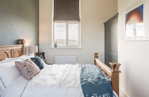 Ogden House | Chapel Cottage - Luxury Country Retreat