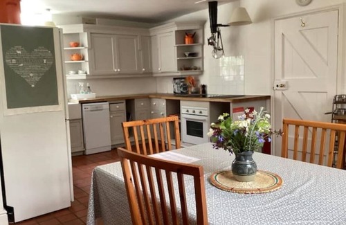 Rendcomb Cottage | Chapel Cottage, spacious light and airy cottage in the Cotswolds AONB