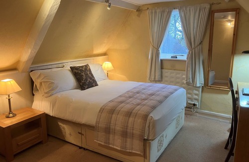 Atherstone Hotel | Chapel House Restaurant with Rooms