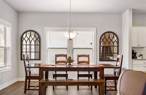Holland House | Chapel Point | Walk or Bike to the Beach