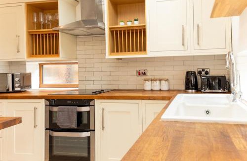 Coton in the Elms House | Chapel Street Cottage