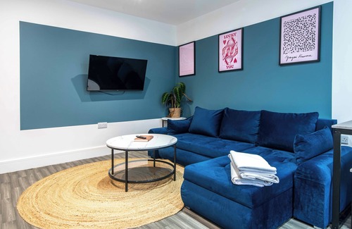 Long Eaton Apartment | Chapel Street Flat 2 - Great for Families & Professionals