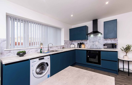 Long Eaton Apartment | Chapel Street Flat 4 - Close to Work & Business Hubs