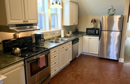 Ellwood City Bed & Breakfast | Chapel Valley Estate bed & breakfast