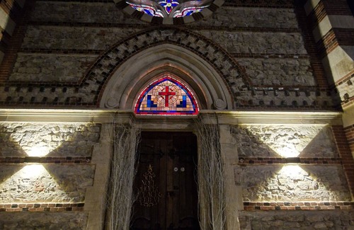 Montargis House | Chapelle Rénovée du Xixe Siècle
