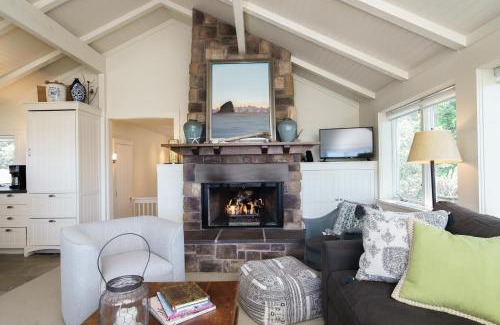 Cannon Beach House | Chapman Cove by AvantStay Gorgeous Beach Bungalow w Sauna
