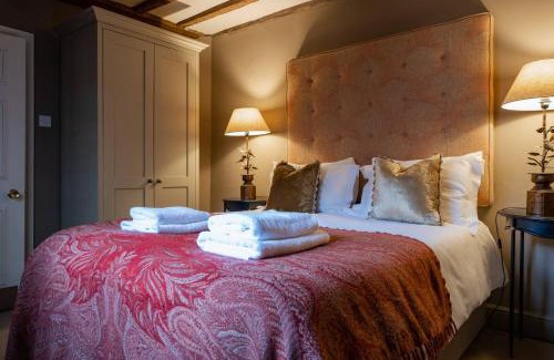 Salisbury Hotel | Chapter House