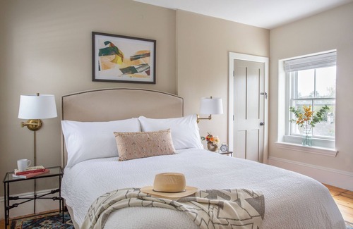 Yarmouth Port Hotel | Chapter House