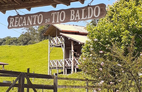 Santo Amaro da Imperatriz Ski Chalet | Charming chalet in Santo Amaro da Imperatriz, Pets are welcome.