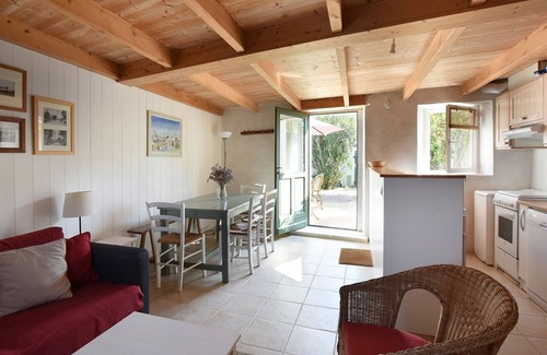 Saint-Clement-des-Baleines House | Charming Village House with Garden near Beach - 2BR, Modern Amenities, BBQ & Parking
