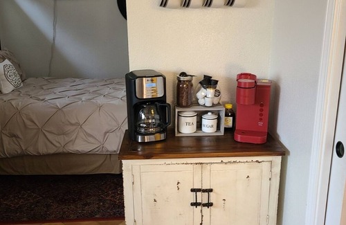 Los Ranchos de Albuquerque House | Charming three room casita in the heart of Los Ranchos de ABQ - Pets Welcome