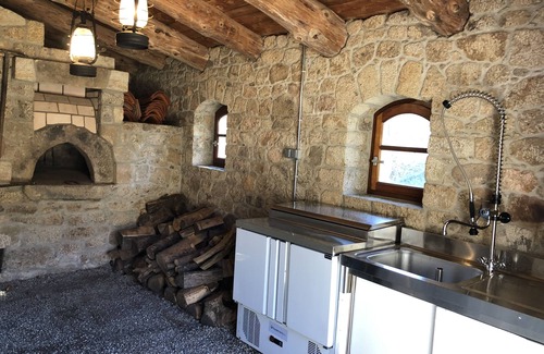 Saint-Apollinaire-de-Rias House | Character stone house in a park of 5 Ha offering 15 beds and more