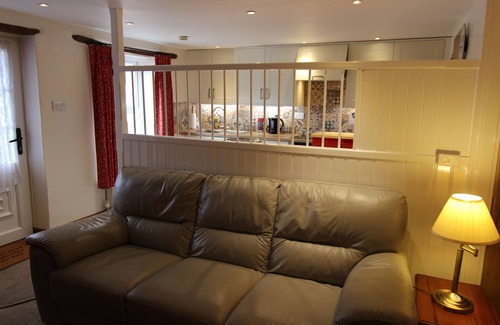 Docking Cottage | Character 2 Bedroom Cosy Cottage near Burnham Market and Brancaster Beach