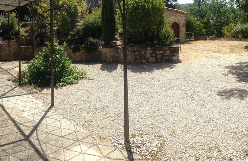 Creissels Apartment | Character apartment in Millau Creissels overlooking the Viaduct