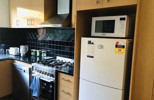 Caulfield North Apartment | Character, comfort and convenience in Caulfield Nth