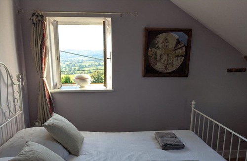 Burzy House | Character cottage in the heart of the Burgundy countryside